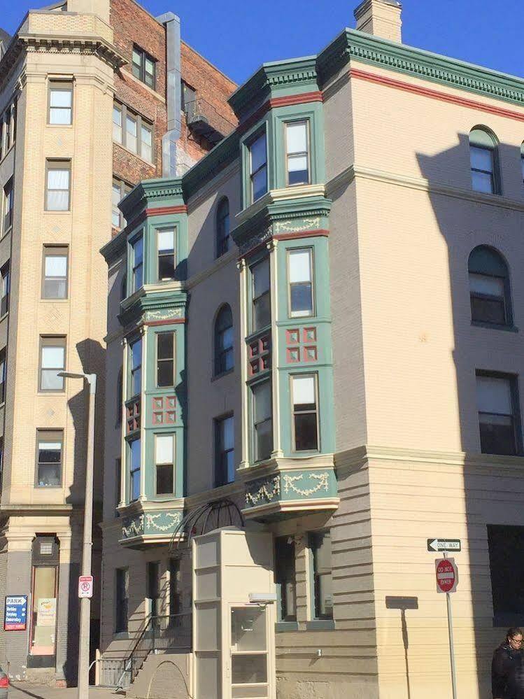 Boston Fenway Inn By Found Bagian luar foto
