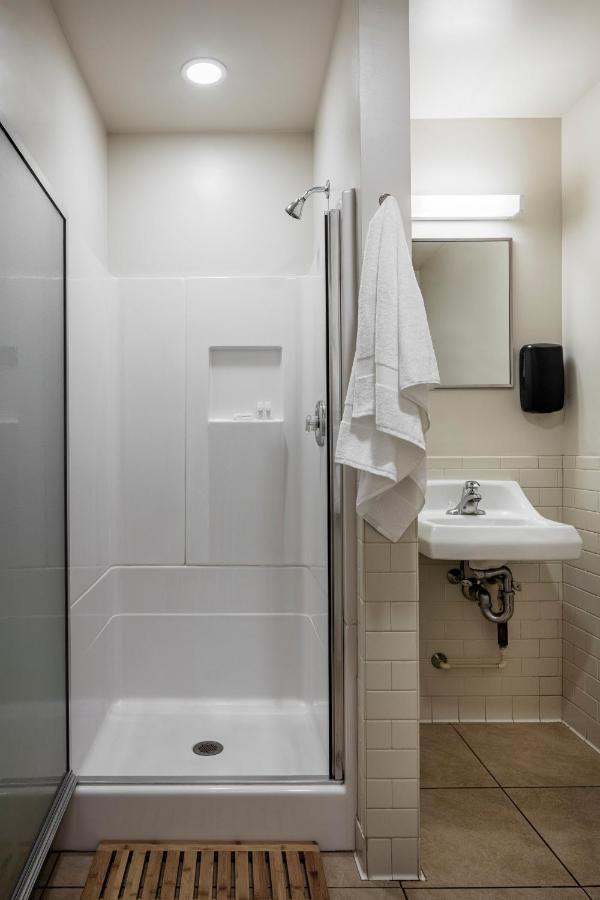 Boston Fenway Inn By Found Bagian luar foto
